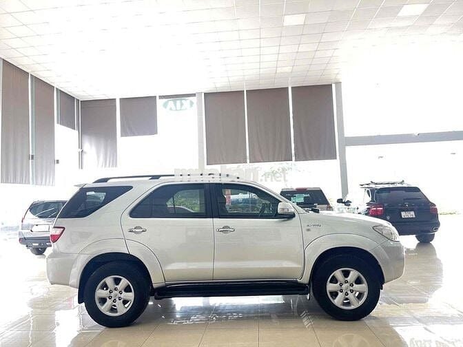 Toyota Fortuner 2009 2.7V - 120000 km