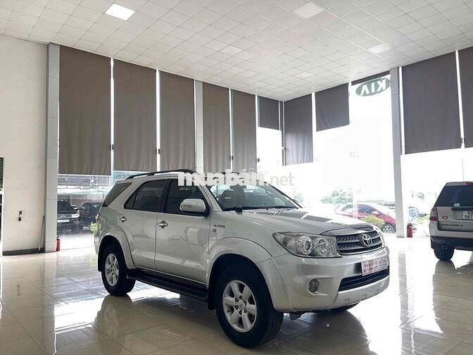 Toyota Fortuner 2009 2.7V - 120000 km