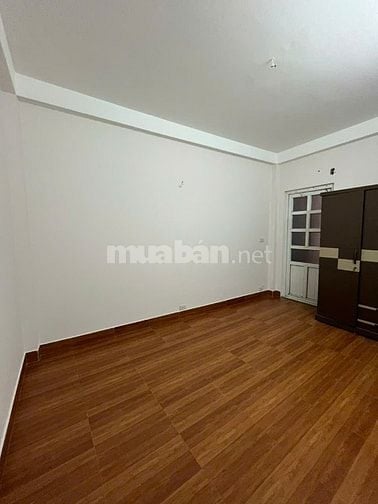 Cho thuê nhà ngõ 789 Hồng Hà, gần TTTM The One 