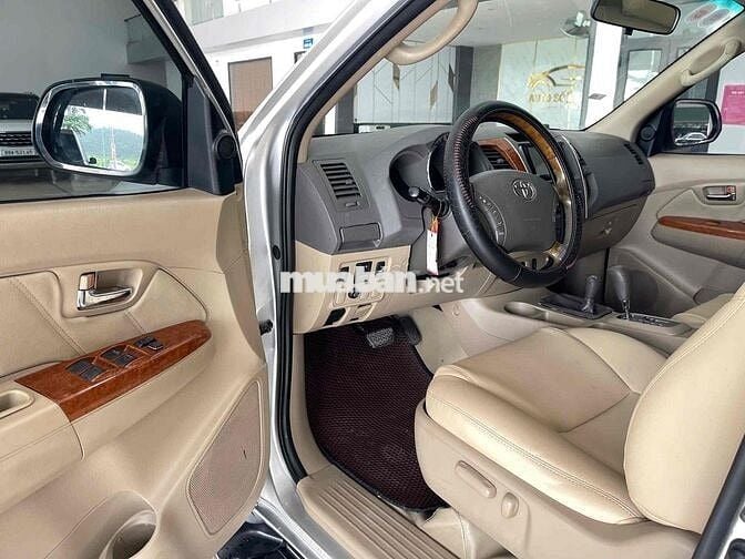 Toyota Fortuner 2009 2.7V - 120000 km