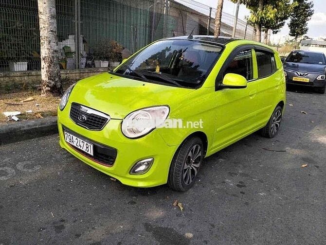 Kia Morning 2012 giấy bao tranh chấp tại cửa hàng