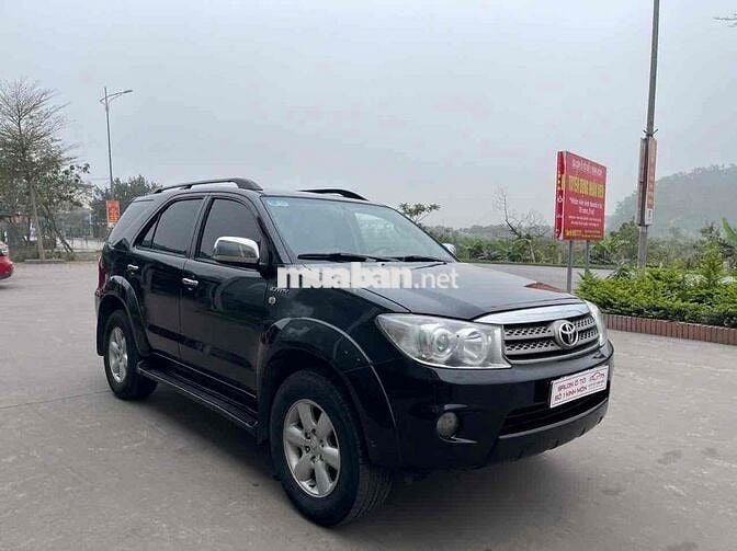 Toyota Fortuner 2010 2.7V - 150000 km