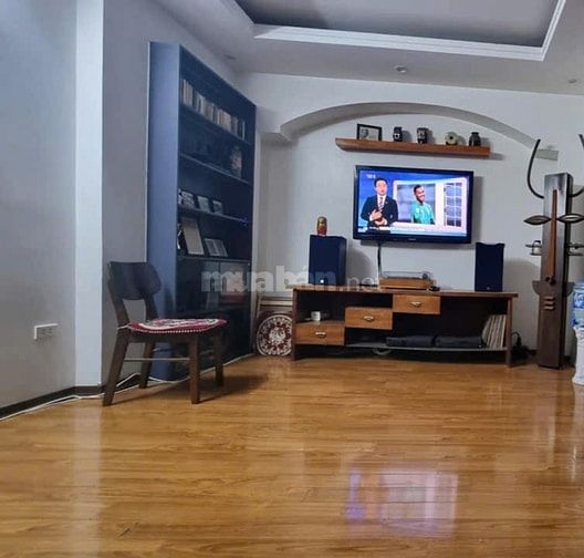 Phố Lạc Trung Hai Bà Trưng Khu phân lô Mặt tiền 8m ôtô vào nhà 