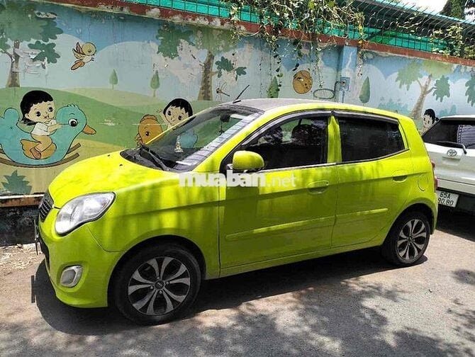 Kia Morning 2012 giấy bao tranh chấp tại cửa hàng