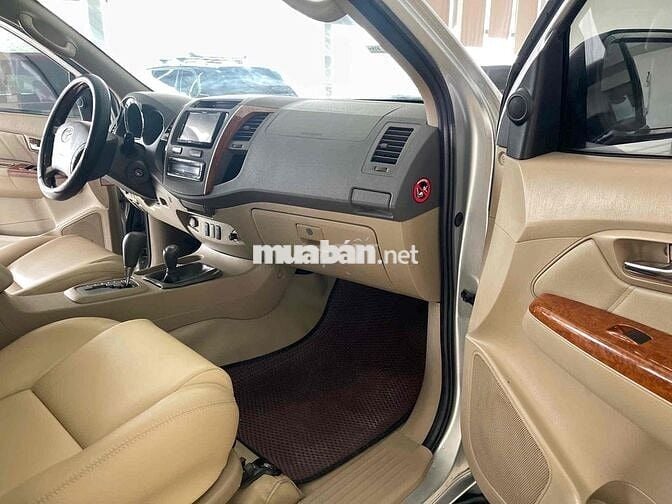 Toyota Fortuner 2009 2.7V - 120000 km