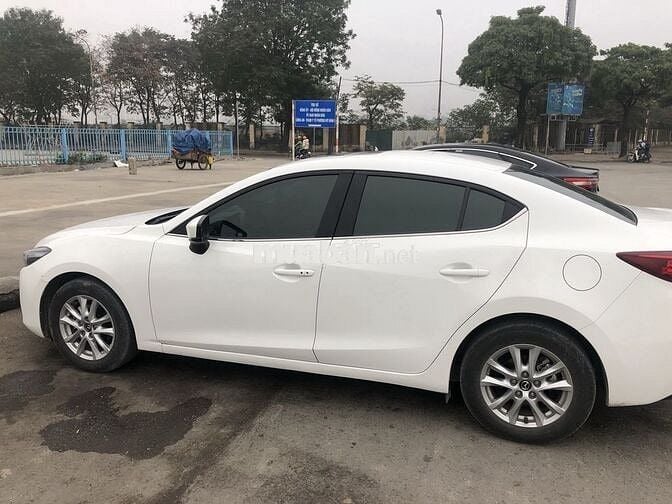 Mazda 3 2017 1.5 Sedan - 350000 km