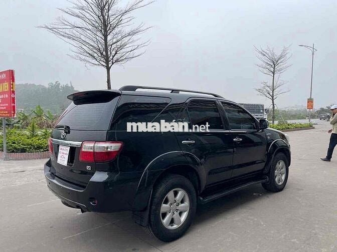 Toyota Fortuner 2010 2.7V - 150000 km