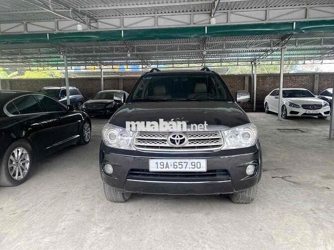 Toyota Fortuner 2010 2.7V - 150000 km