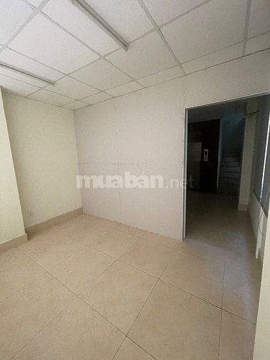 Cần cho thuê mặt bằng khúc hai chiều Lý Chính Thắng, Q.3