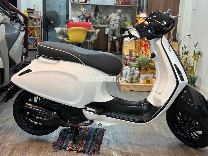 Vespa sprint 2016 trắng đen siêu đẹp nợ xấu đưa 12