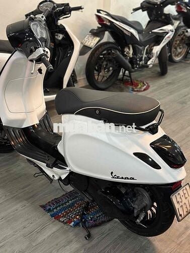 Vespa sprint 2016 trắng đen siêu đẹp nợ xấu đưa 12