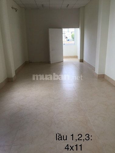 Cần cho thuê mặt bằng khúc hai chiều Lý Chính Thắng, Q.3