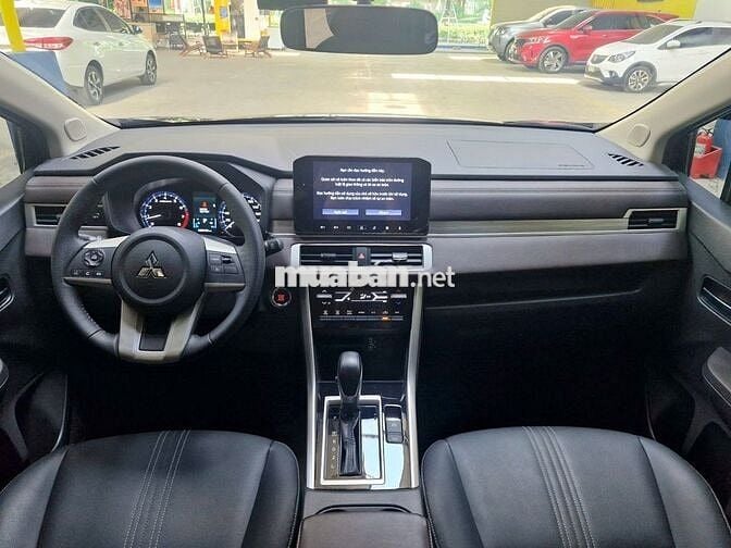 Mitsubishi Xpander 2022 Premium như mới - 5410 km