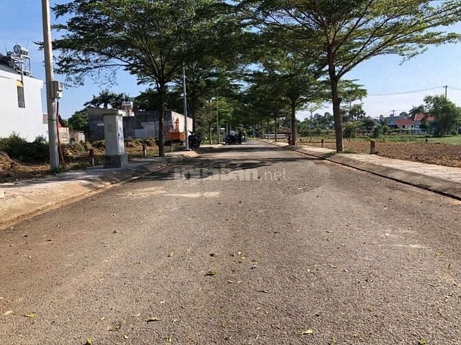 Cần bán sỉ  5 lô đất liền kề , gần bến xe Củ Chi, giá rẻ nhất khu vực