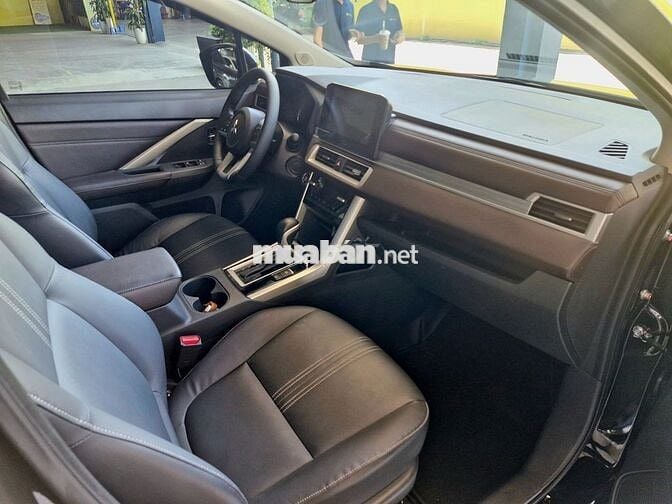 Mitsubishi Xpander 2022 Premium như mới - 5410 km