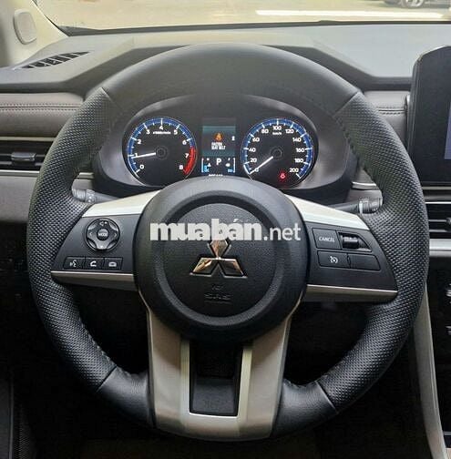 Mitsubishi Xpander 2022 Premium như mới - 5410 km
