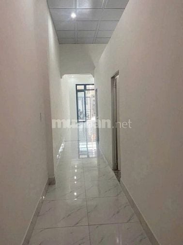 Cha mẹ già giờ bán nhà 55m2 ngay sau chợ hóc môn ở tân hiệp giá 700tr