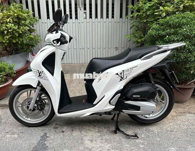 Cần bán Sh 125 2018 Bstp 9 chủ xe đẹp đi ít!