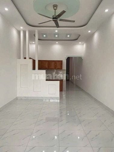 Cha mẹ già giờ bán nhà 55m2 ngay sau chợ hóc môn ở tân hiệp giá 700tr