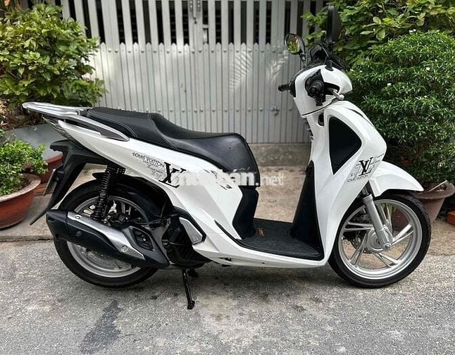 Cần bán Sh 125 2018 Bstp 9 chủ xe đẹp đi ít!