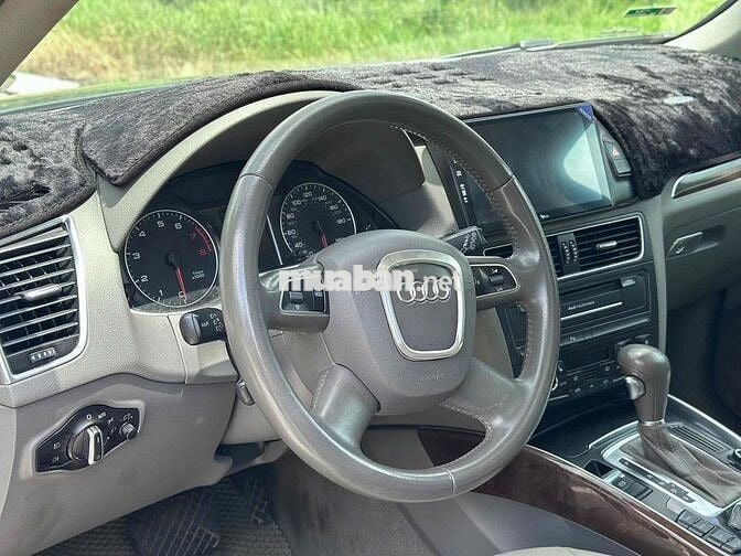 Audi Q5 2010 2.0 AT - 15000 km