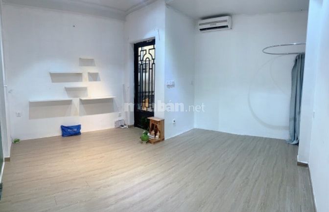 Mặt bằng kinh doanh online lầu 1 quận 10