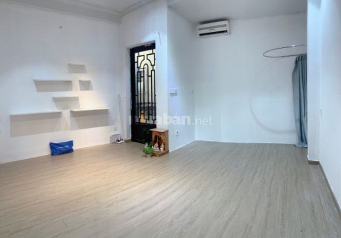 Mặt bằng kinh doanh online lầu 1 quận 10