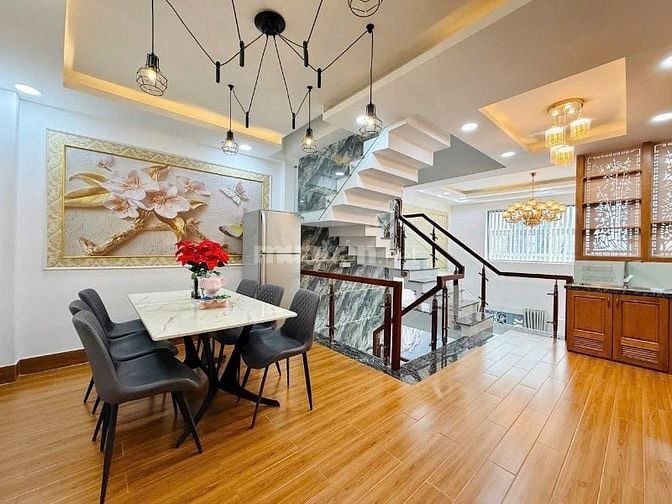Nhà hẻm ô tô giá hữu nghị Mai Văn Ngọc PNhuận.40m2/2tỷ550 SHR 
