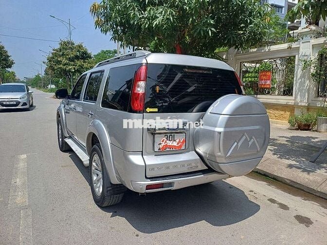 Ford Everest 2015 2.5L 4x2AT 7chỗ máy dầu kinh tế