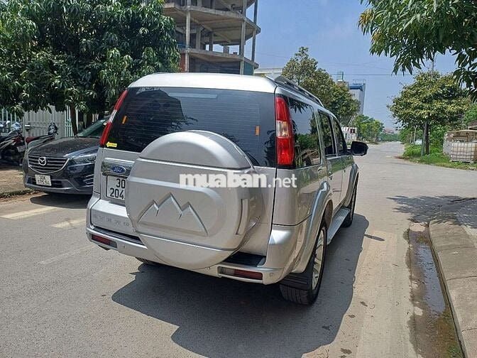 Ford Everest 2015 2.5L 4x2AT 7chỗ máy dầu kinh tế