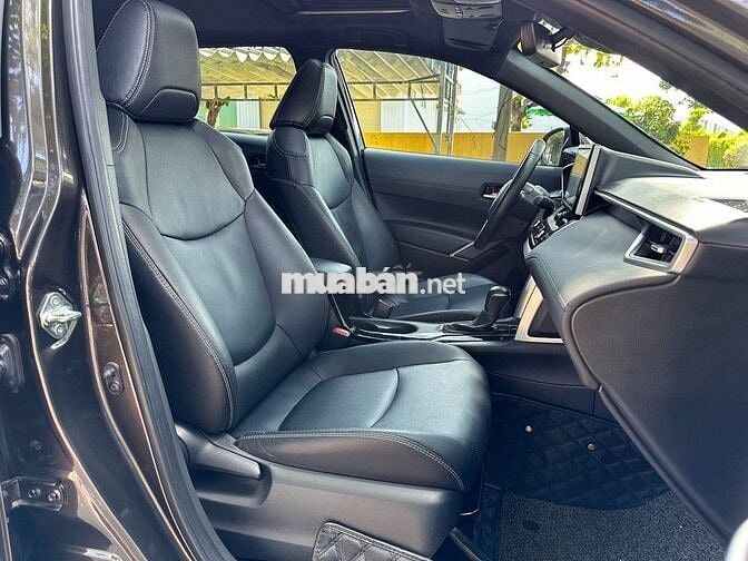 Toyota Corolla Cross bản V chất ngon, zá thơm hời!