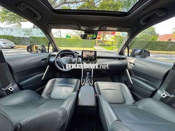Toyota Corolla Cross bản V chất ngon, zá thơm hời!