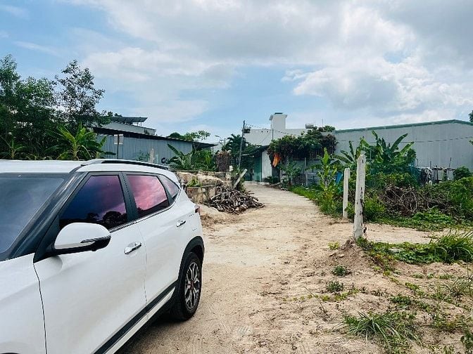 ❤❤Bán đất hẻm Hoàng Minh Thảo tt Phước Đồng dt90m thổ cư-ngang 5-