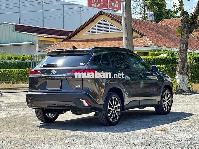 Toyota Corolla Cross bản V chất ngon, zá thơm hời!