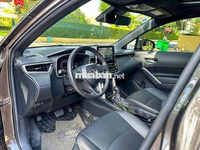 Toyota Corolla Cross bản V chất ngon, zá thơm hời!