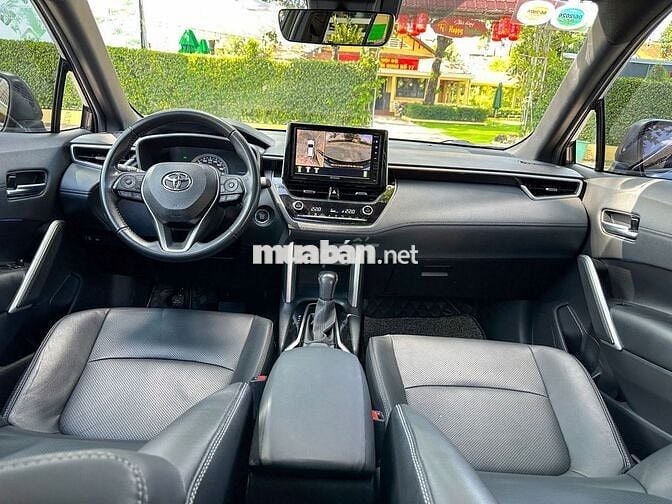 Toyota Corolla Cross bản V chất ngon, zá thơm hời!