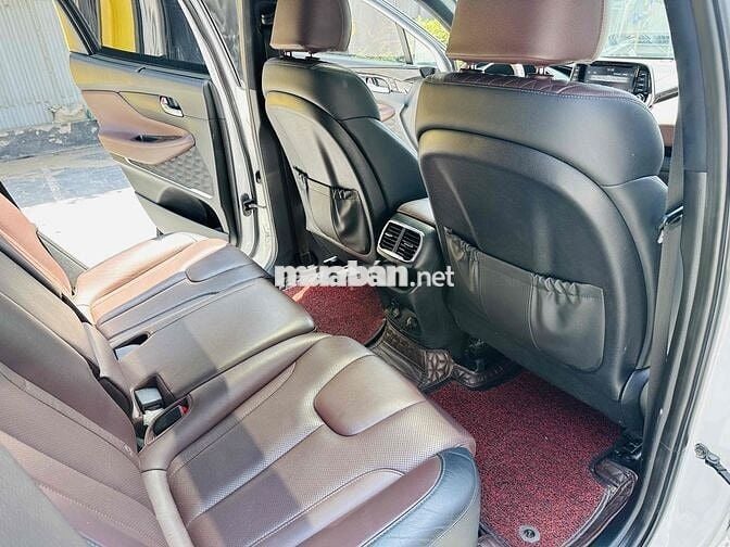 Hyundai SantaFe 2019 2.2D Premium - 100000 km
