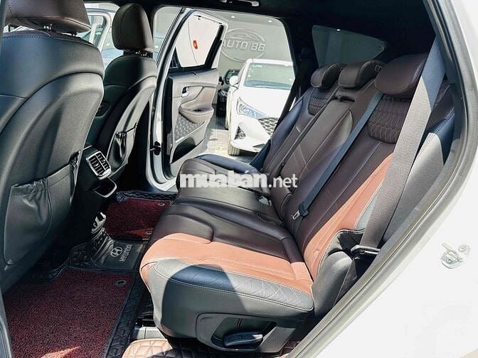 Hyundai SantaFe 2019 2.2D Premium - 100000 km