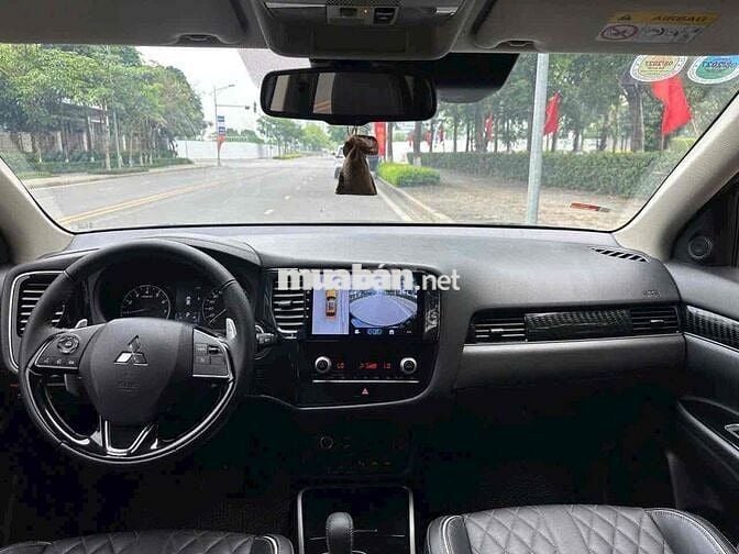 Mitsubishi Outlander 2024 Premium 2.0 CVT - 4000 k