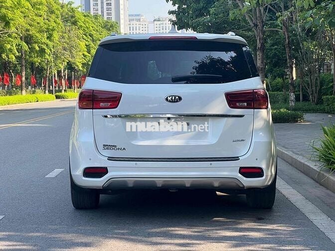 Kia Sedona 2020 DAT Luxury - 50000 km