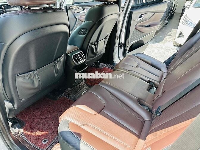 Hyundai SantaFe 2019 2.2D Premium - 100000 km