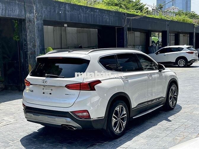 Hyundai SantaFe 2019 2.2D Premium - 100000 km