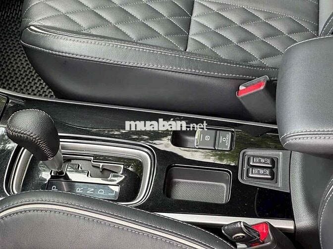 Mitsubishi Outlander 2024 Premium 2.0 CVT - 4000 k