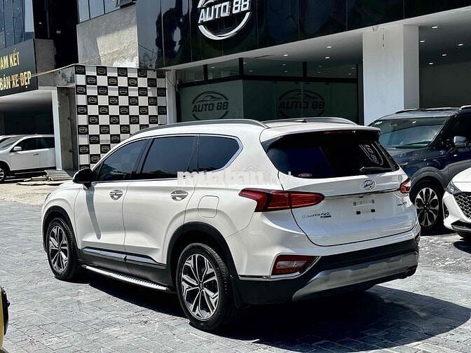 Hyundai SantaFe 2019 2.2D Premium - 100000 km