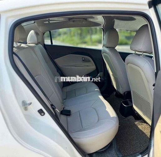 Kia Rio 2014 1.4 AT Sedan - 90000 km