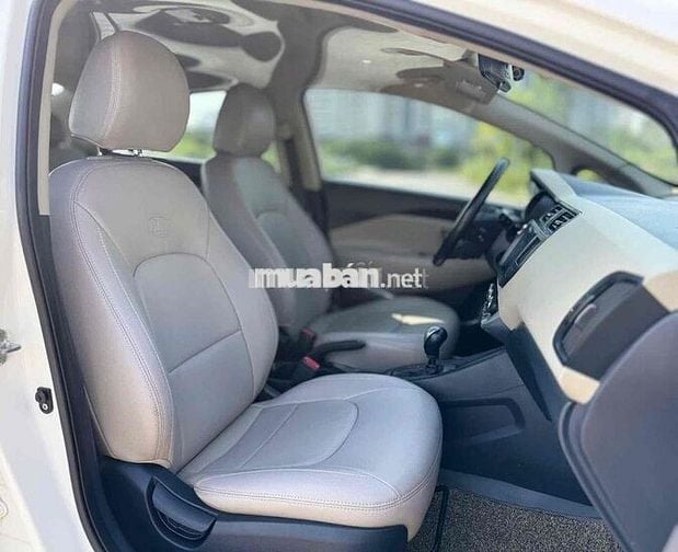 Kia Rio 2014 1.4 AT Sedan - 90000 km