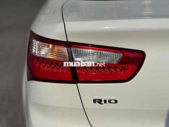 Kia Rio 2014 1.4 AT Sedan - 90000 km