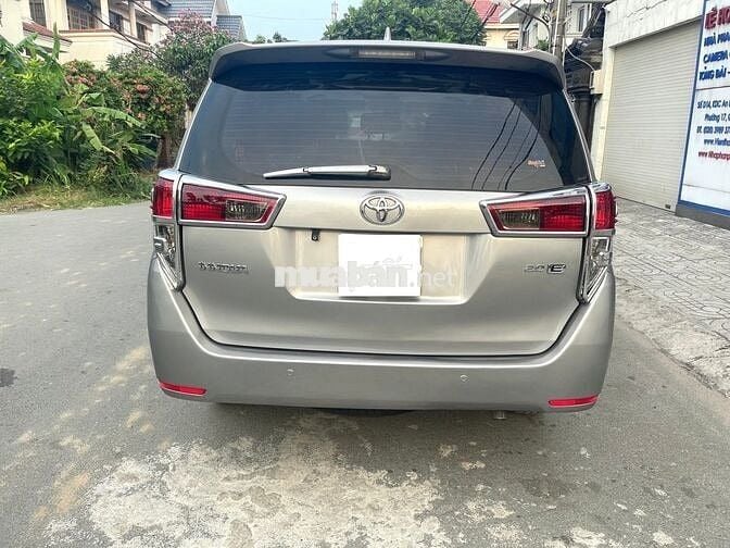 Toyota Innova 2016 2.0E số sàn Xám đẹp