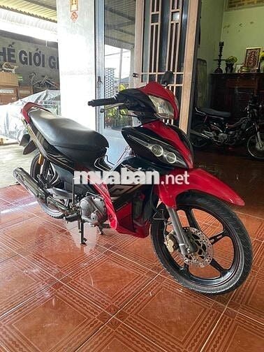 Jupiter gravita xe zin từ đầu tới đuôi