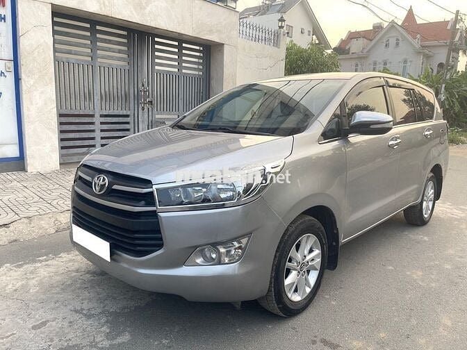 Toyota Innova 2016 2.0E số sàn Xám đẹp